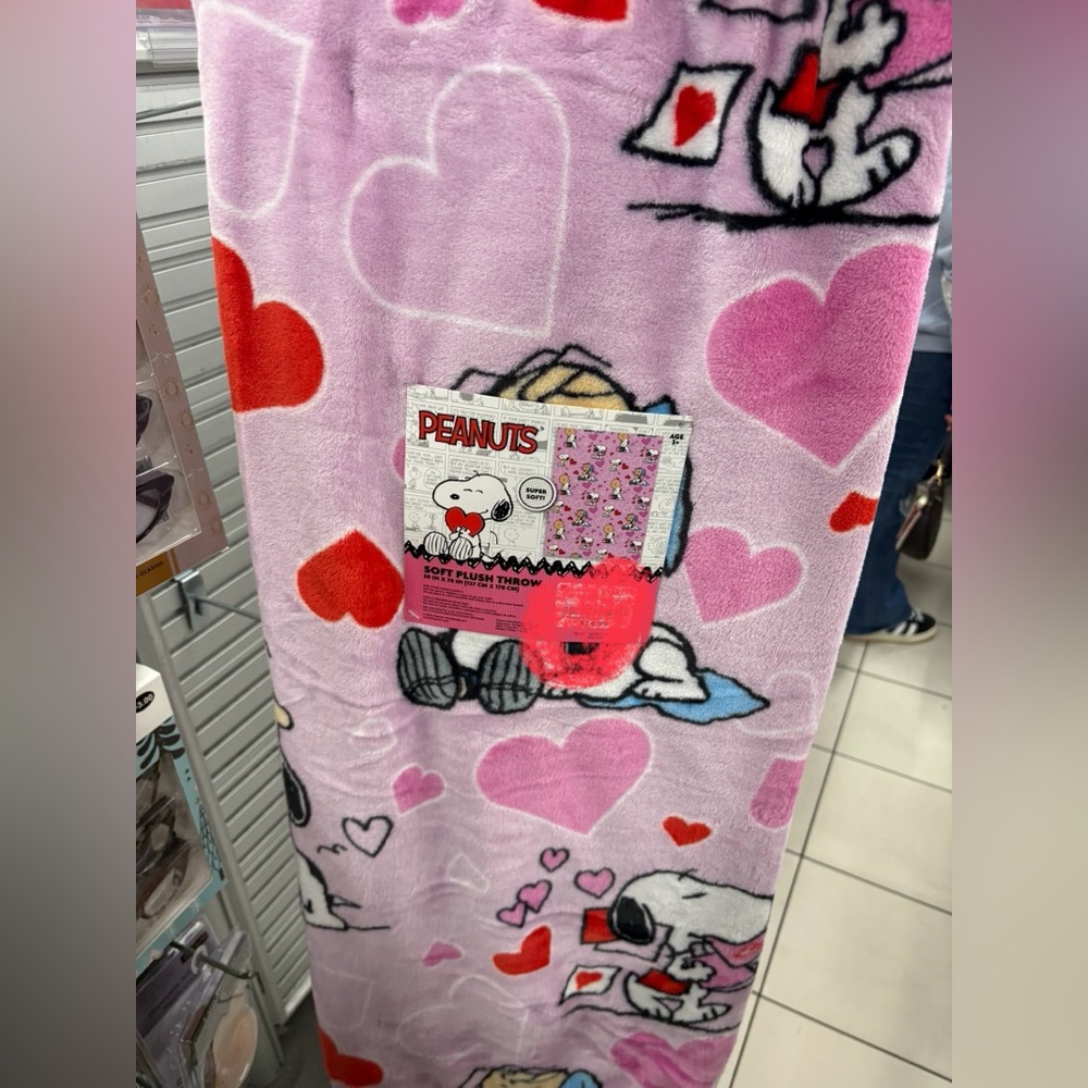 Snoopy valentine blanket